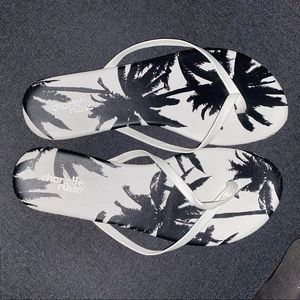 palm tree flip flops